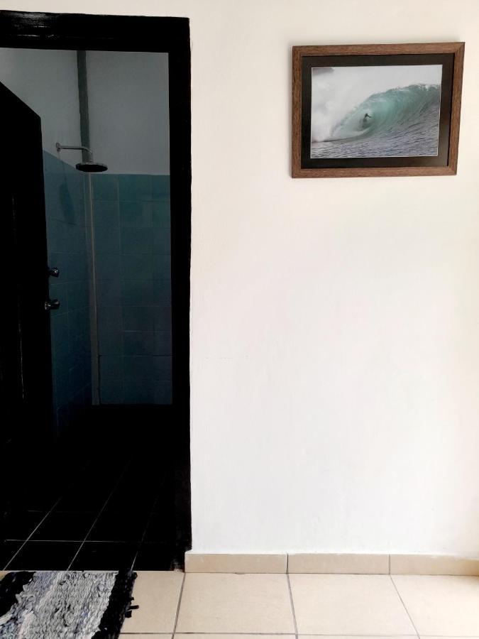 Merdeka House Maluk Exterior foto